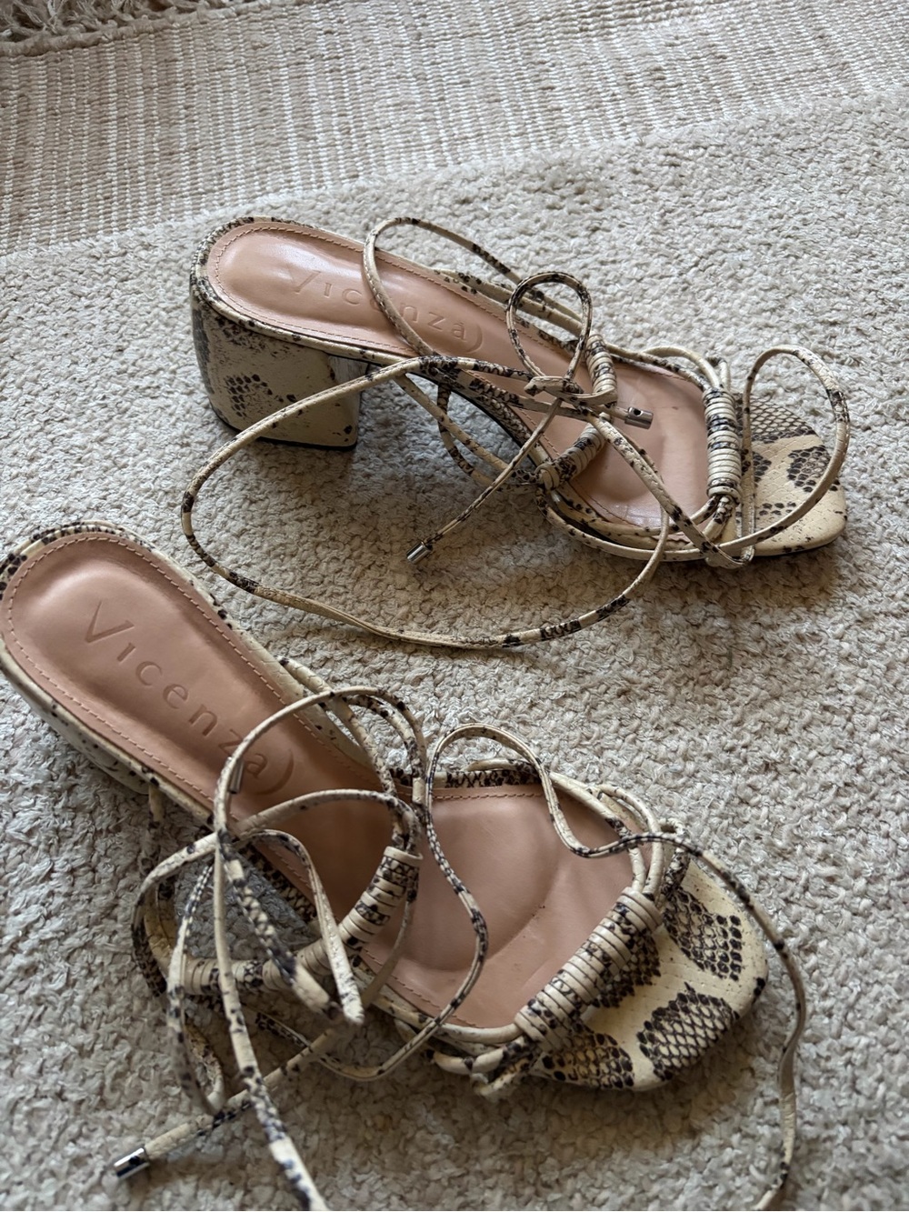 Mini Block Heel - Picture 4 of 4